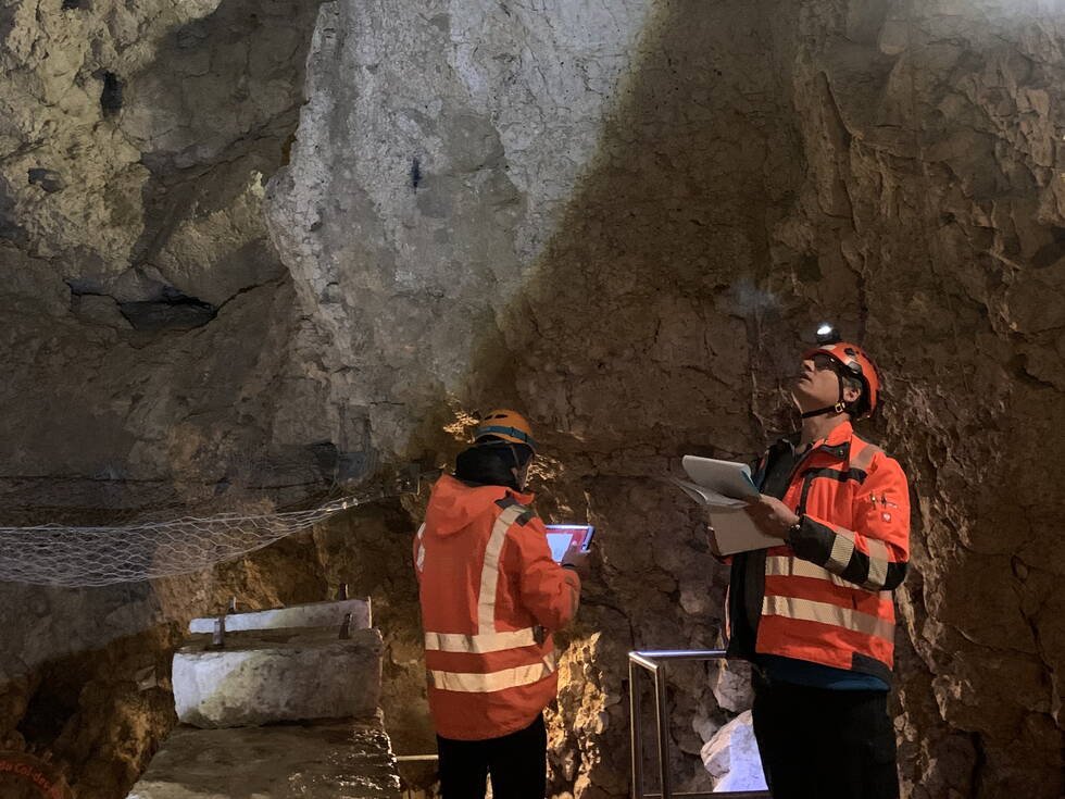 Schutzmassnahmen gegen Steinschlag Schutzmassnahmen gegen Steinschlag