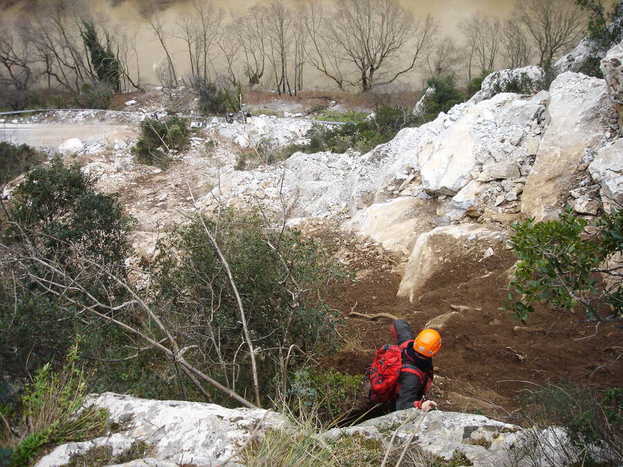 Inspection of the fracture area. Inspection of the fracture area.